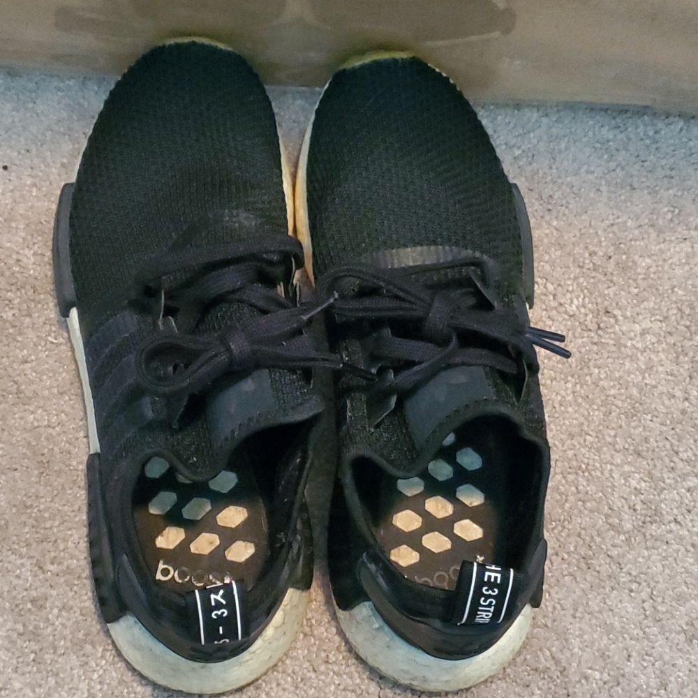 NMD R1 BLACK GUM - Picture 8 of 10